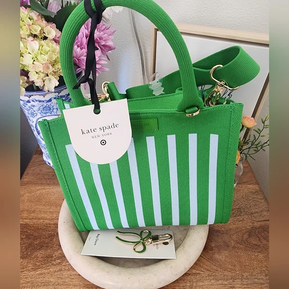 Kate spade x Target knit crossbody bag and green bow charm - Picture 3 of 3